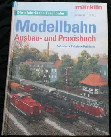 Biete 17 Bücher und Hefte zu Märklin H0